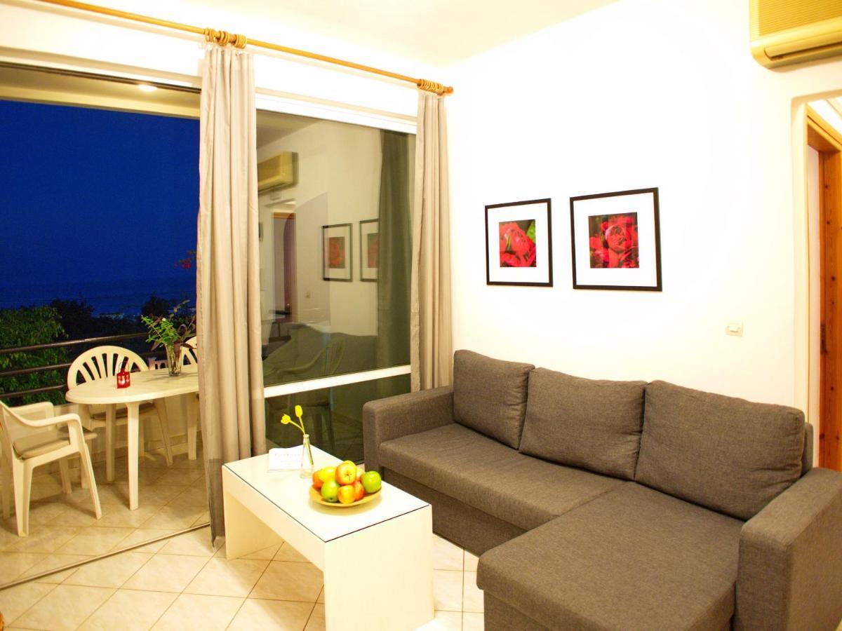 Rouladina Apartments สตาโลส ภายนอก รูปภาพ