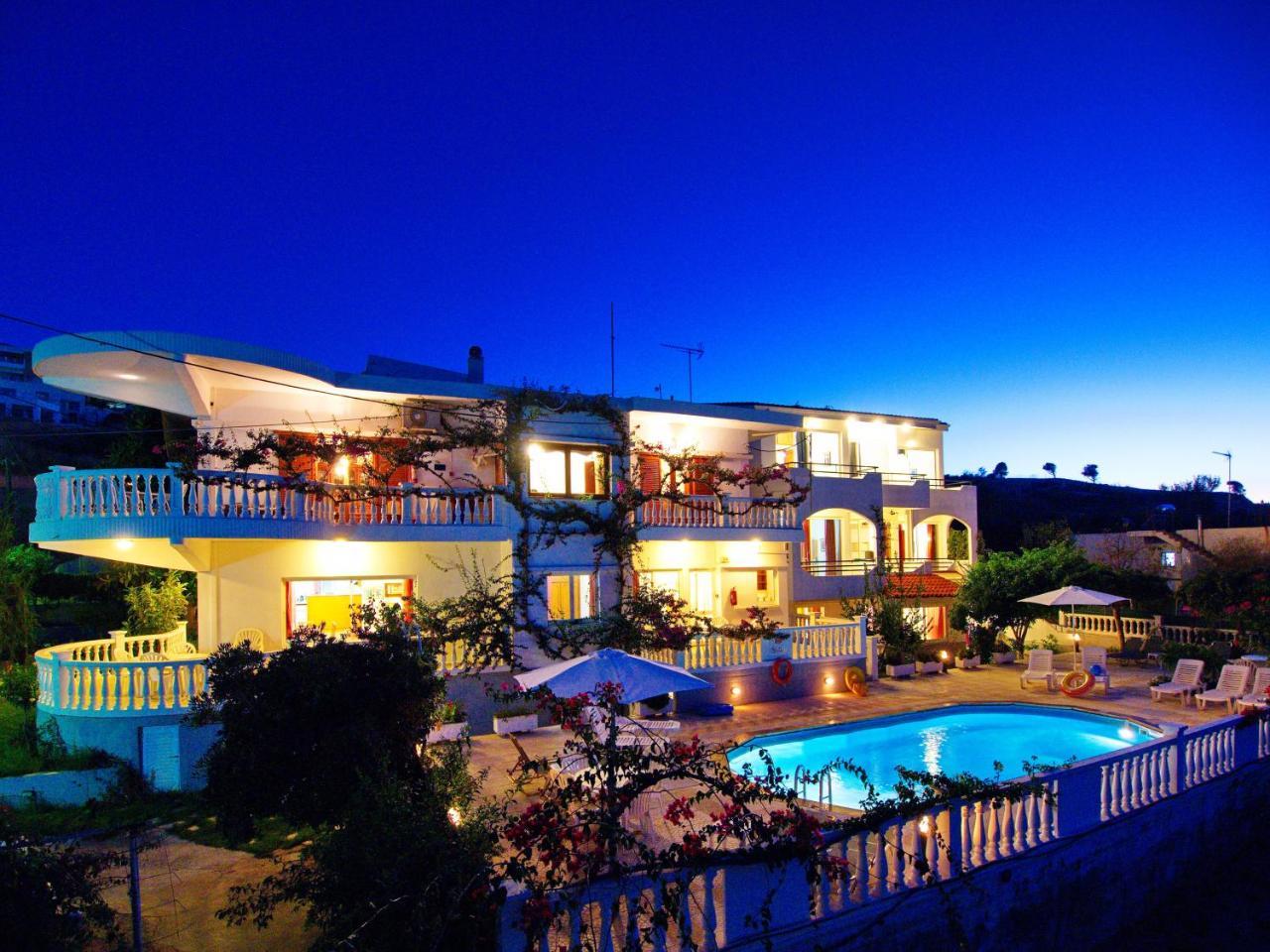 Rouladina Apartments สตาโลส ภายนอก รูปภาพ